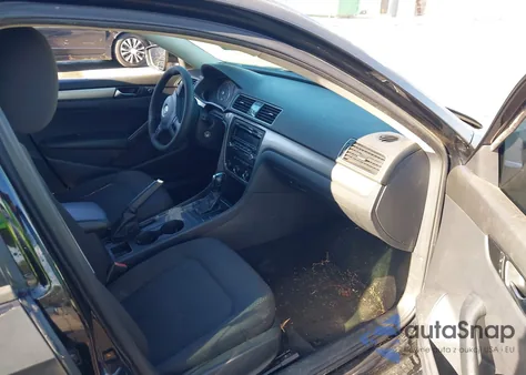 2013 Volkswagen Passat 2.5L S z USA, uszkodzony, nr VIN 1VWAP7A3XDC072004